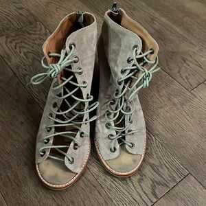 Jeffrey Campbell Lace up Sandals, Size 8.5
